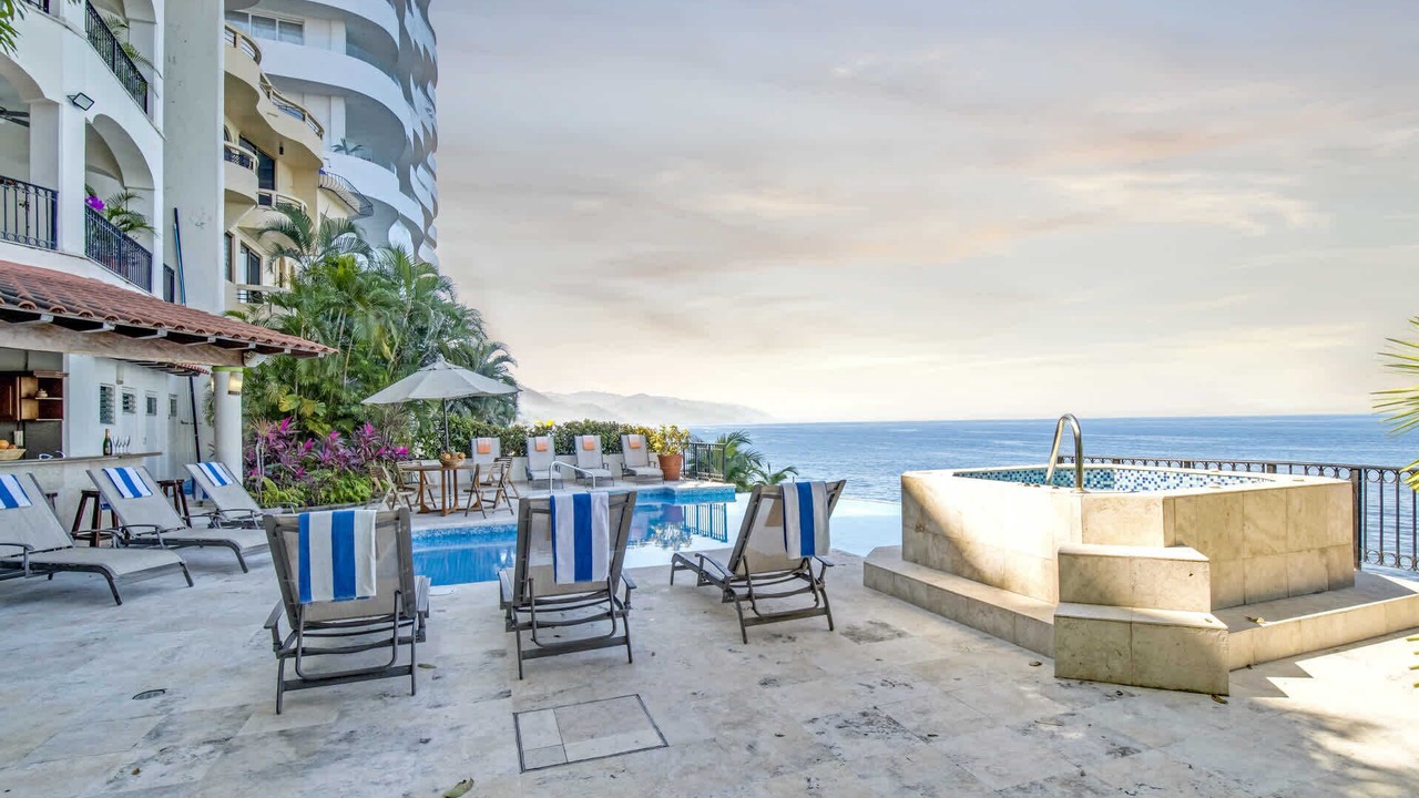 Photo of Patio Balcony in South Shore Hotel Area
