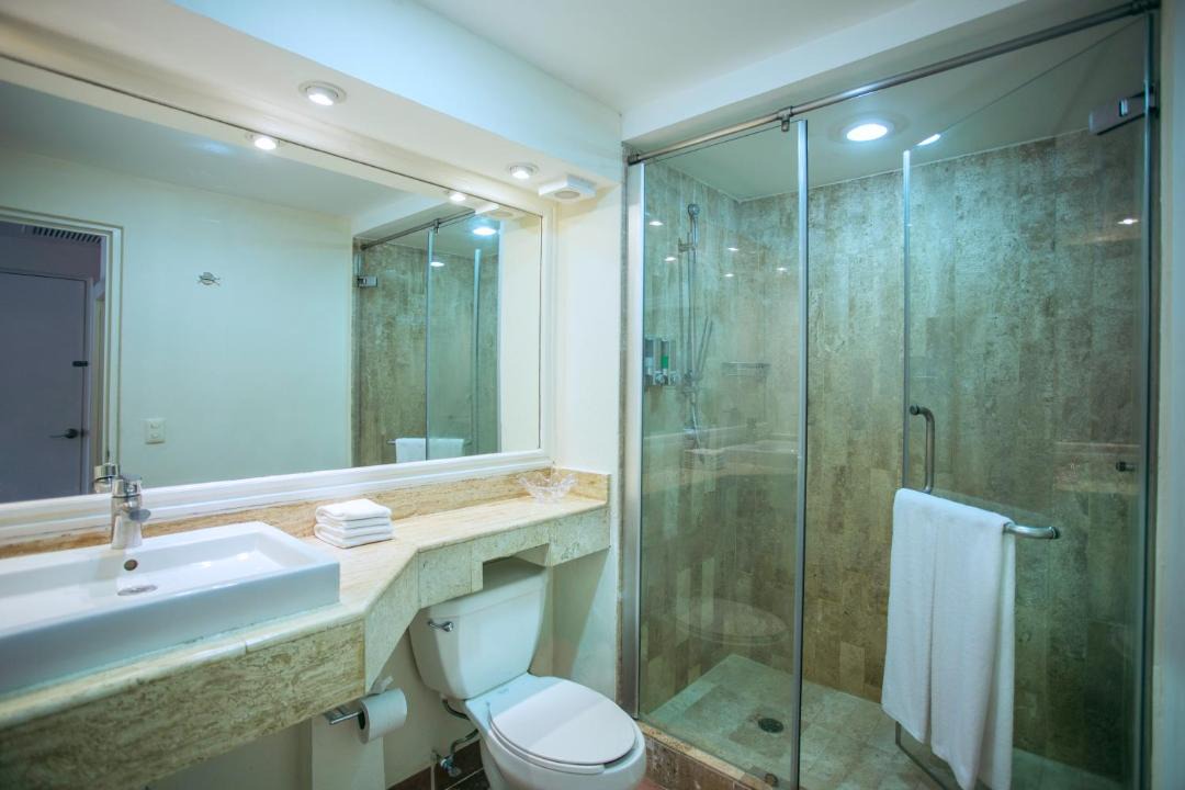 Photo of Bathroom in Playacar Zona Hotelera