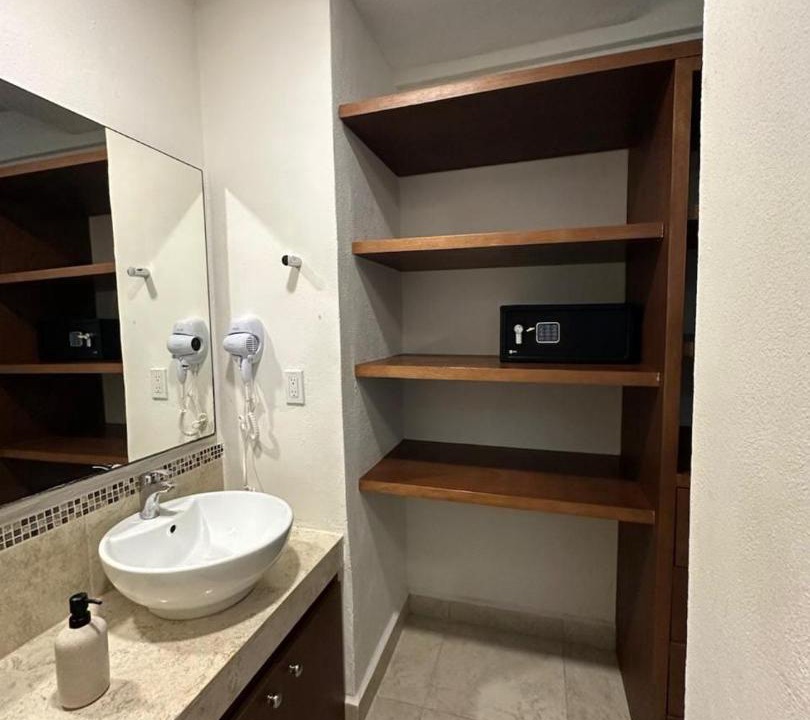 Photo of Bathroom in Jacinto Pat