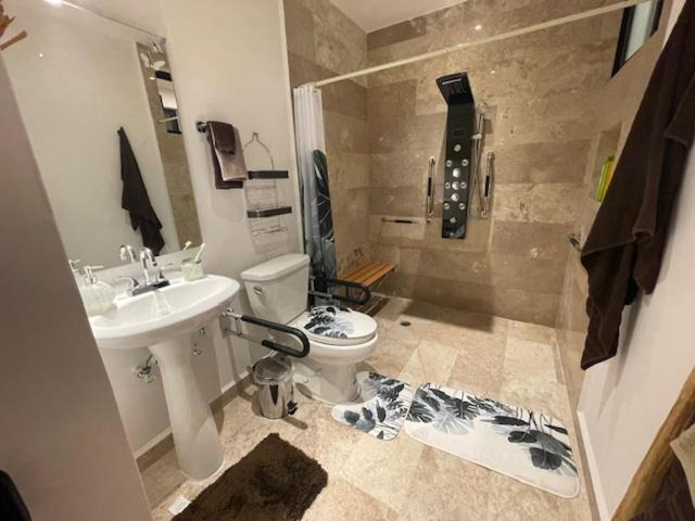 Photo of Bathroom in Zama