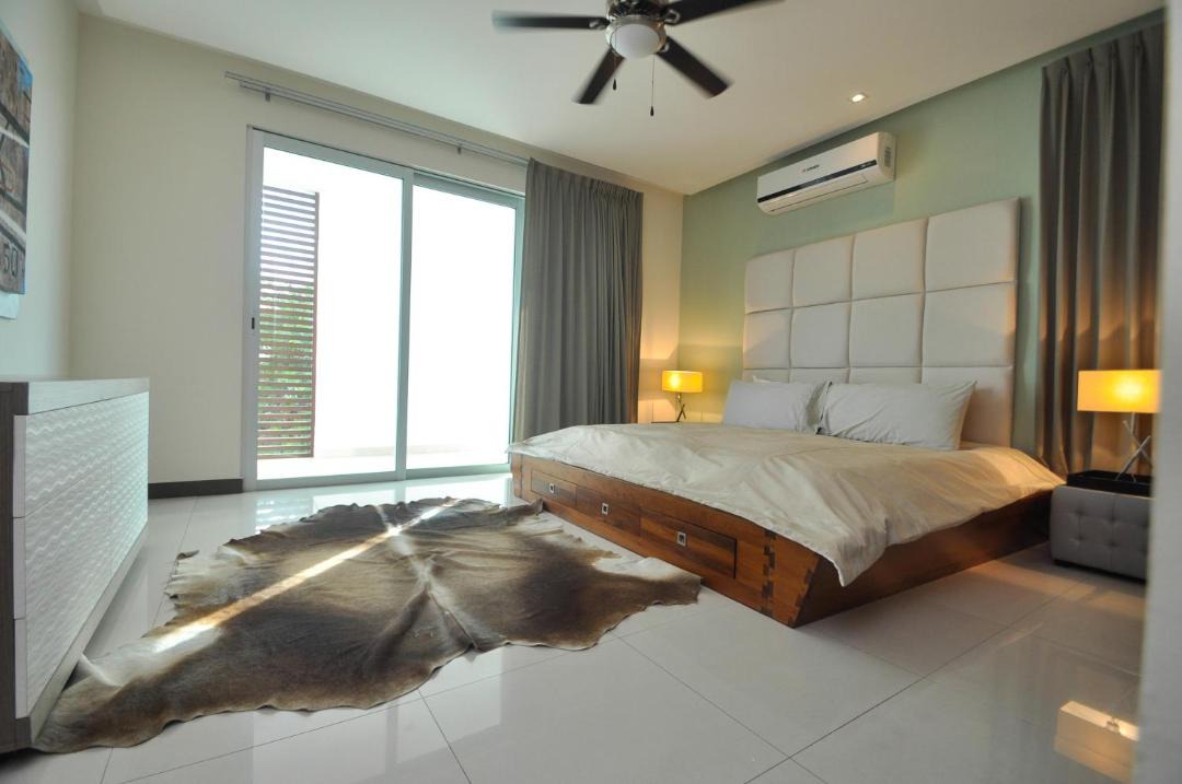 Photo of Bedroom in 12th Street