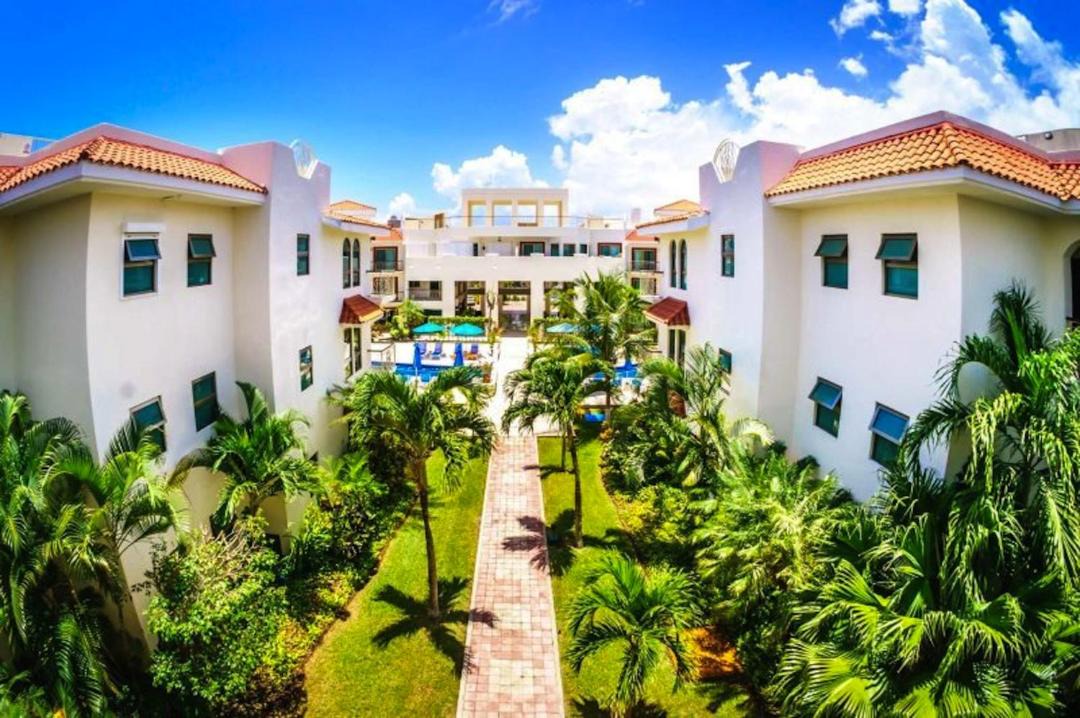 Photo of Buildings in Playacar