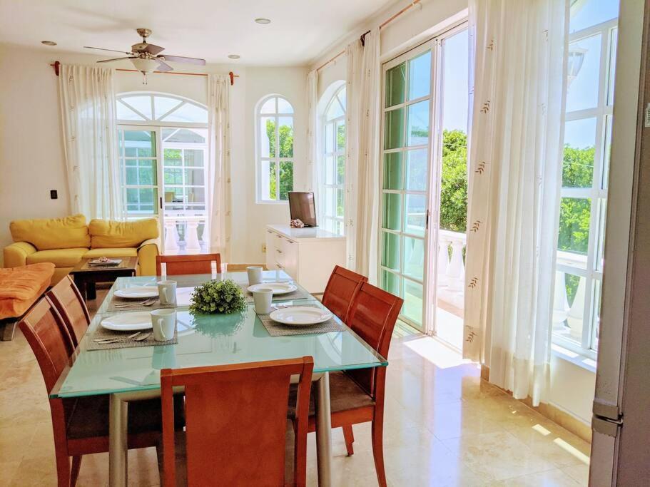 Photo of Livingroom in Playacar Fase I