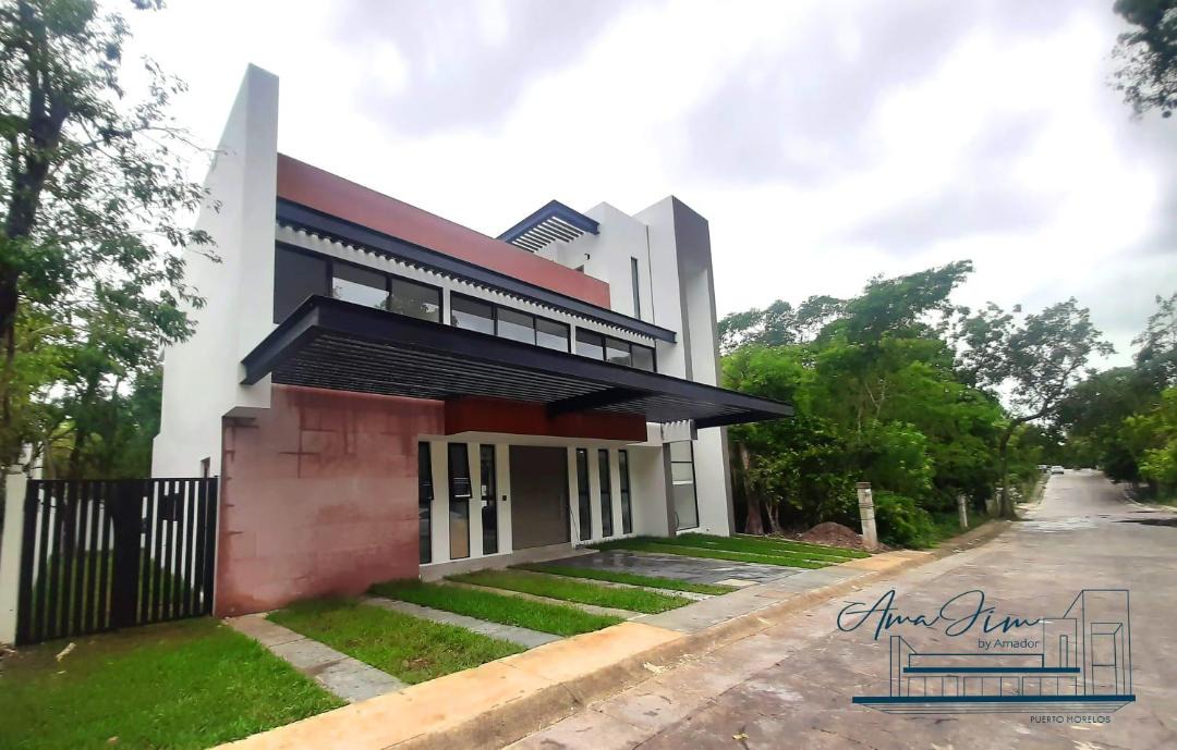 Photo of Buildings in Puerto Morelos