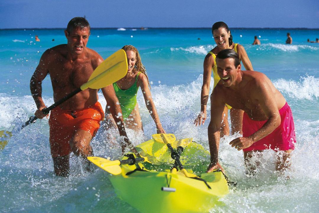Photo of Human In Picture in Playacar Fase II