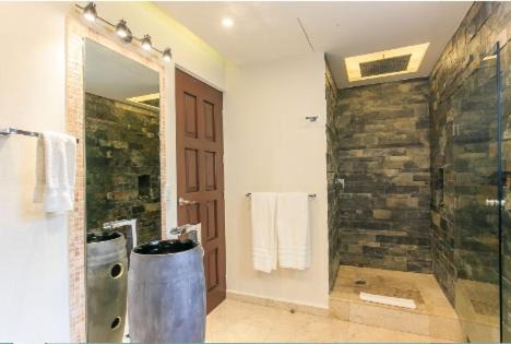 Photo of Bathroom in Playacar Fase I