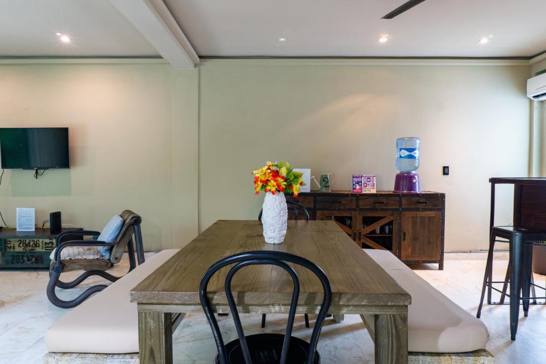 Photo of Livingroom in Downtown