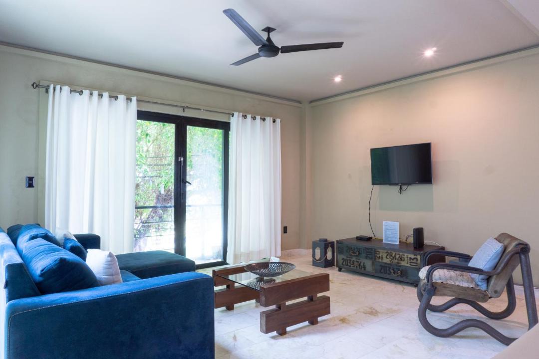 Photo of Livingroom in Downtown