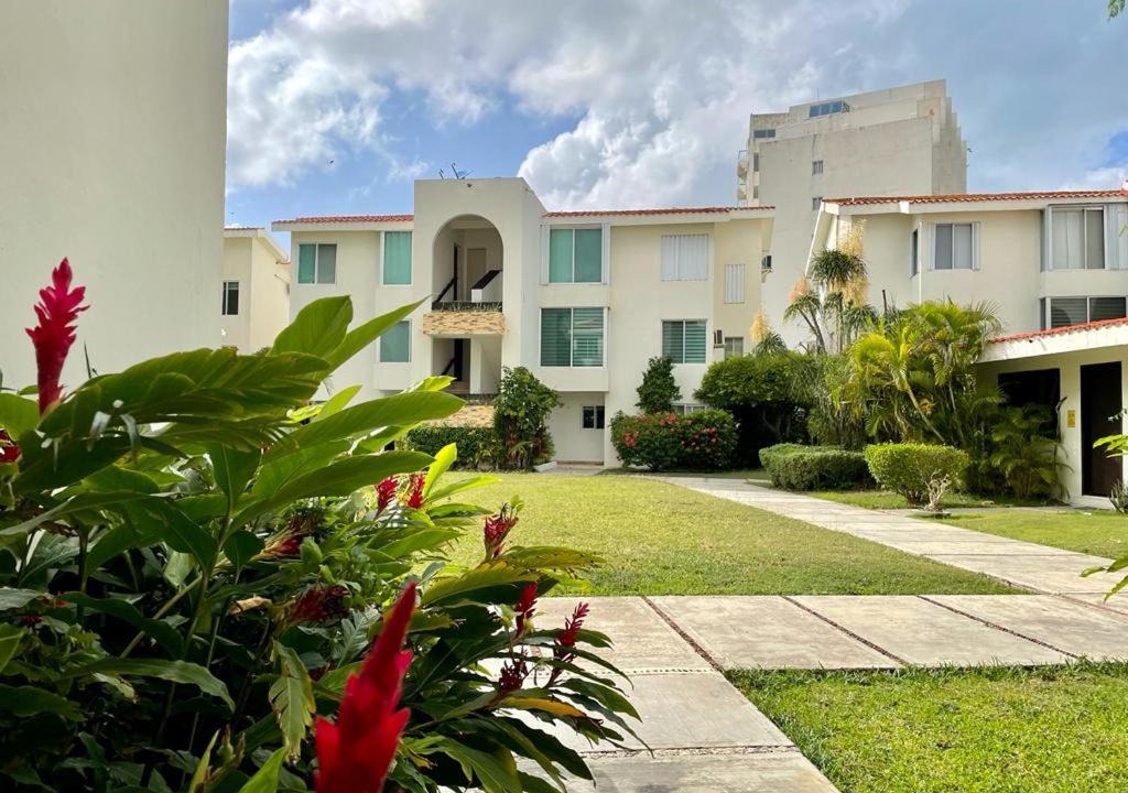 Photo of Buildings in Zona Hotelera