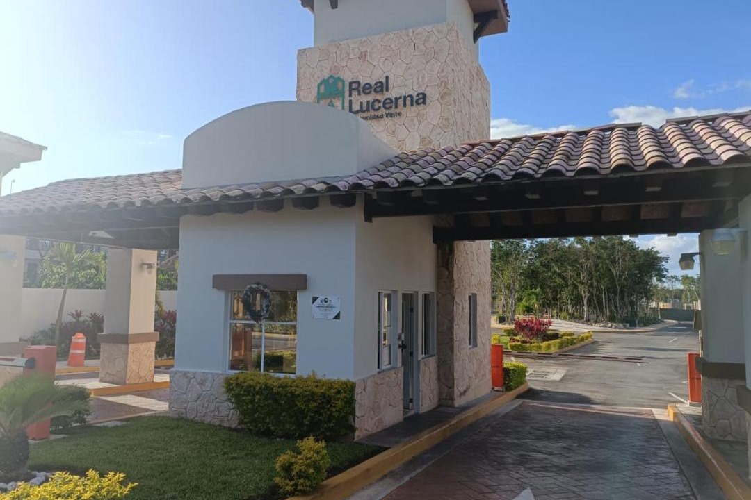 Photo of Buildings in Puerto Juarez