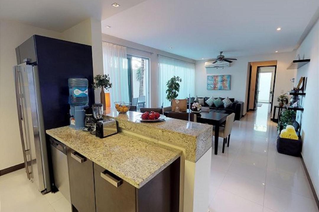 Photo of Livingroom in 12th Street