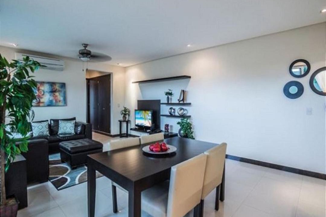 Photo of Livingroom in 12th Street
