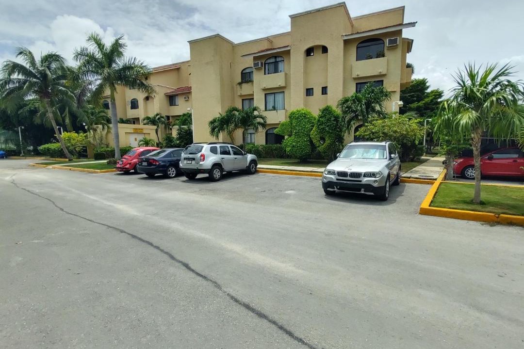 Photo of Buildings in Puerto Juarez