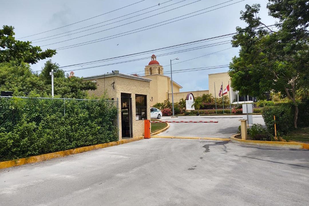 Photo of Buildings in Puerto Juarez