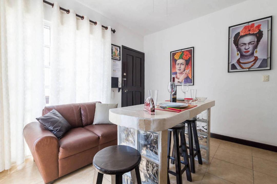 Photo of Livingroom in Downtown