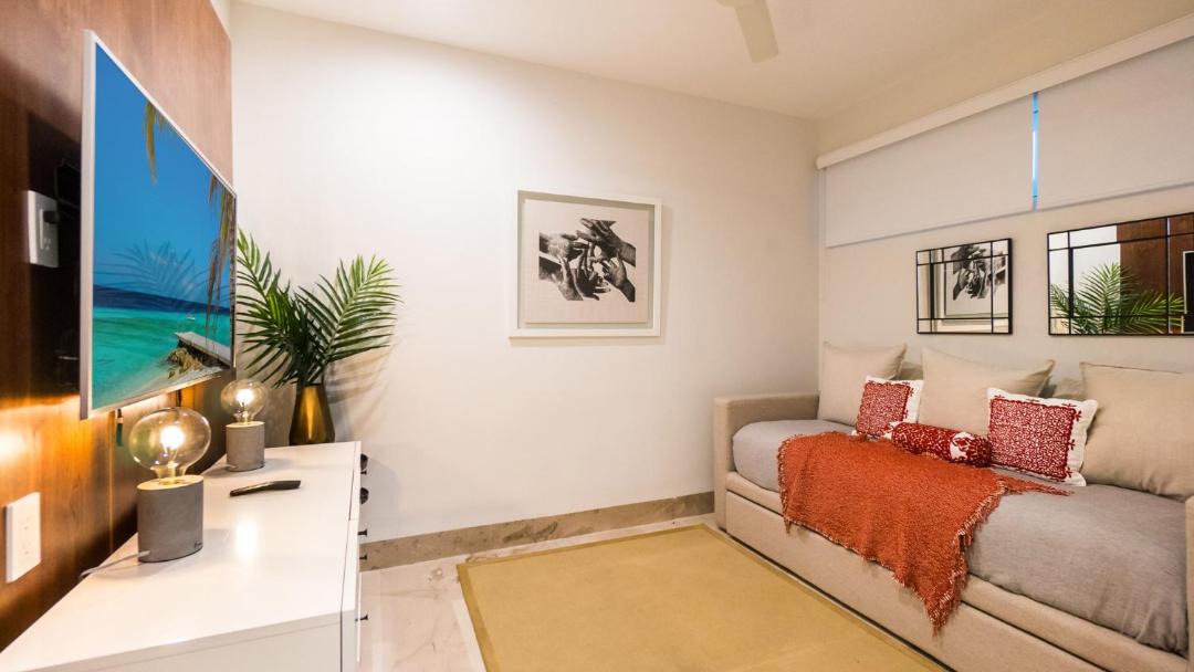 Photo of Livingroom in Downtown