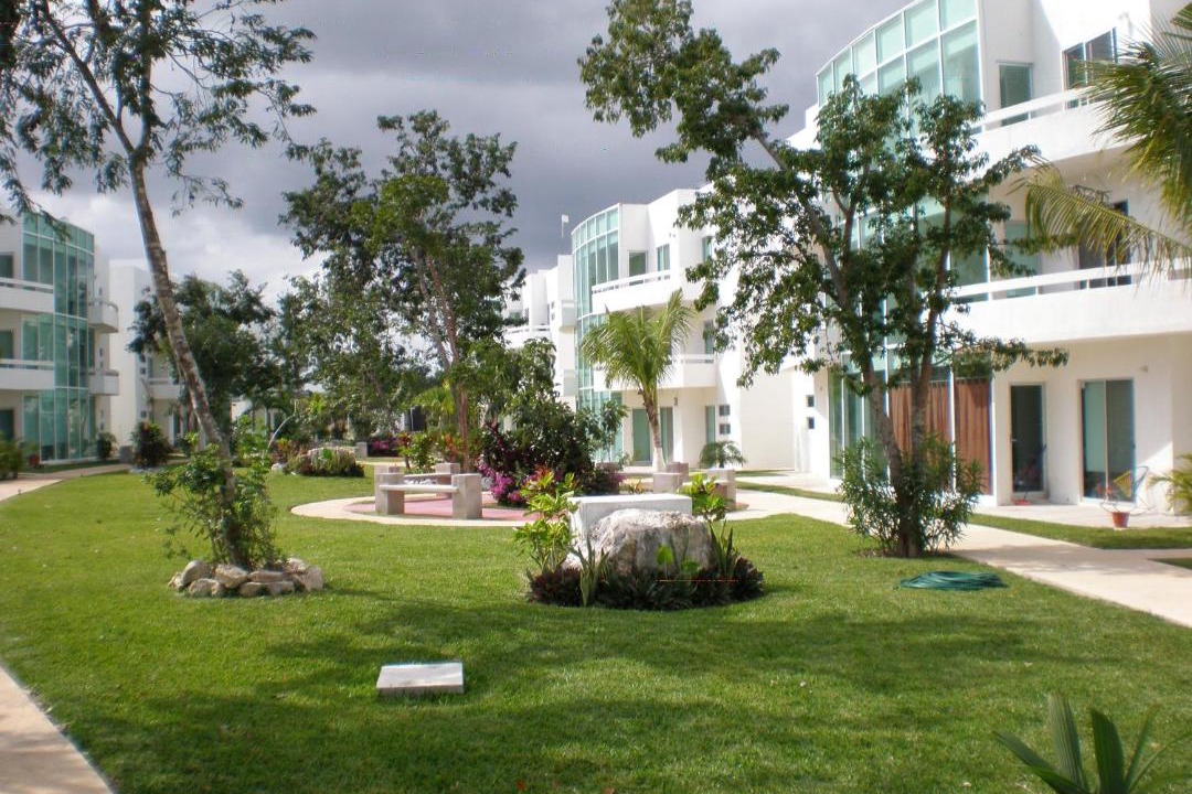 Photo of Buildings in Puerto Juarez