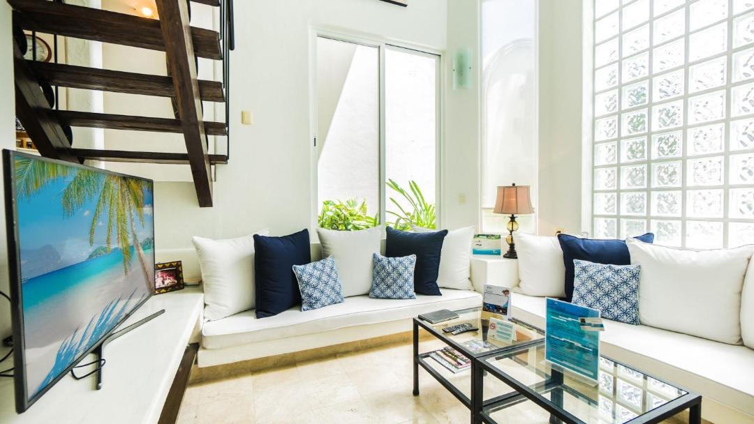 Photo of Livingroom in Downtown
