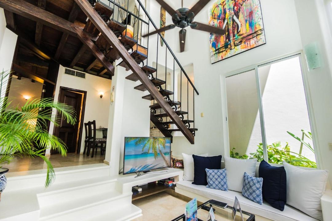 Photo of Livingroom in Downtown