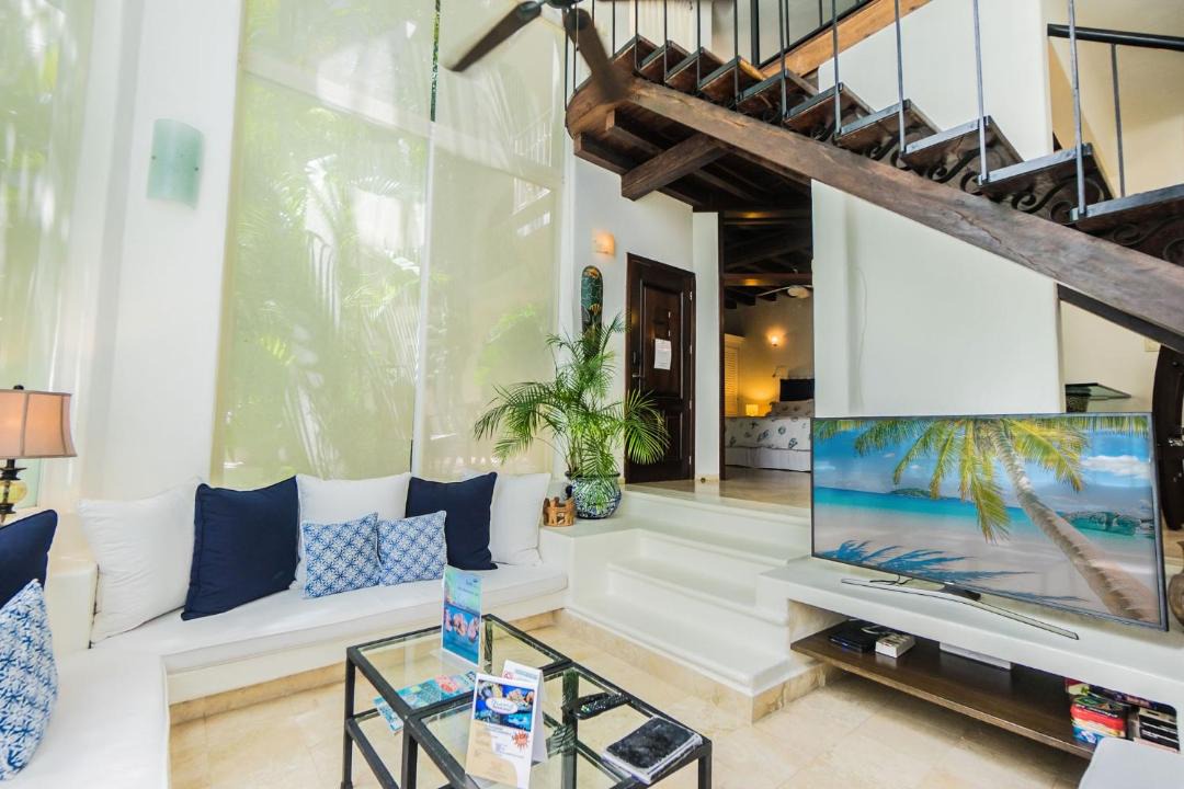 Photo of Livingroom in Downtown