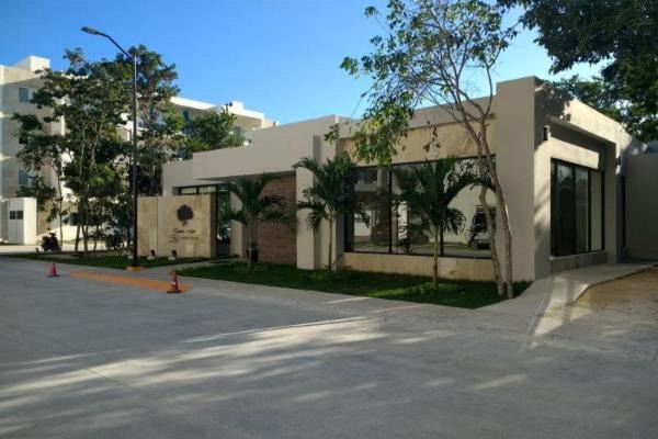Photo of Buildings in Puerto Juarez