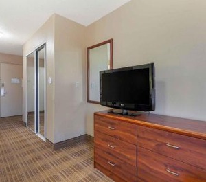 Stay America Suites Rockford State Street 
