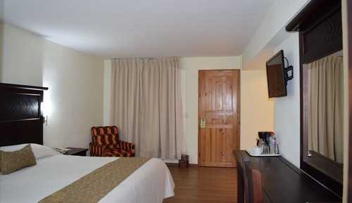 Standard Room, 1 King Bed