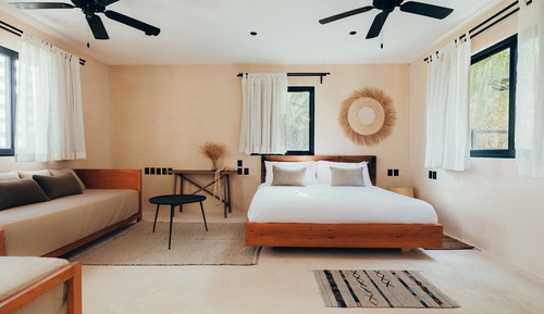 Deluxe Suite 1 King bed + 2 Sofa Beds