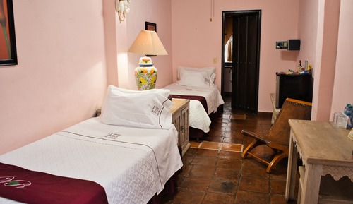 Room with 2 Twin Beds (Claveles)