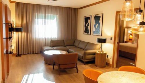 Suite (Primary)