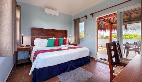 Superior Apartment, 1 Bedroom, Kitchen, Poolside