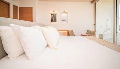 Luxury Studio, Balcony, Partial Ocean View