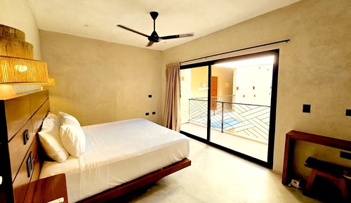 Deluxe Double Room, 1 King Bed, Balcony, Pool View