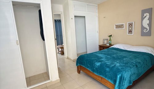 Family Room, 1 King Bed with Sofa bed, Courtyard View