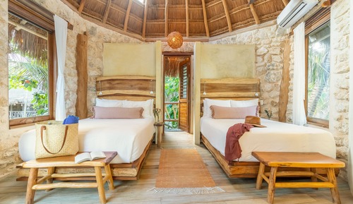 Family Room, 2 Queen Beds, Partial Ocean View