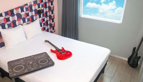Standard Double Room with one Queen Bed