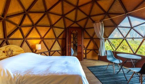 Suite with Mountain View
