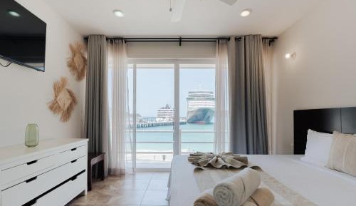 One-Bedroom Apartment with Sea View and Balcony