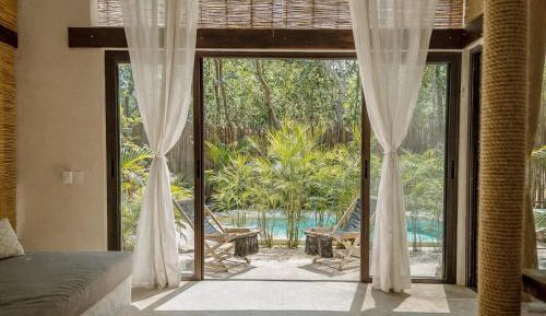 King Suite with Pool View