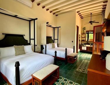 JR SUITE 2 BEDS with balcony