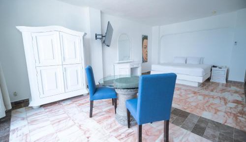 King Suite with Ocean View