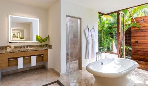 Tortuga Presidential King Suite with Infinity Pool and Lagoon View - Butler Service