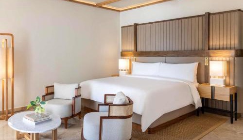 Beach Front King Suite with Infinity Pool and Butler Service