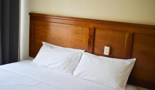 Deluxe Double Room (2 Adults + 1 Child)