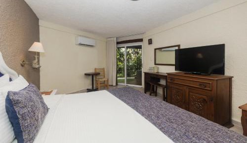 Superior Garden view with Balcony or Terrace