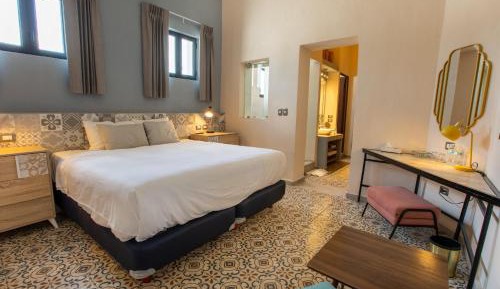 Superior King Room