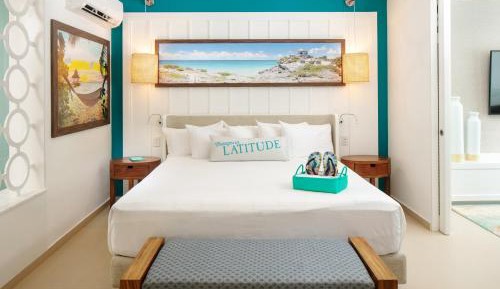 Paradise Chill Out Swim Up Suite