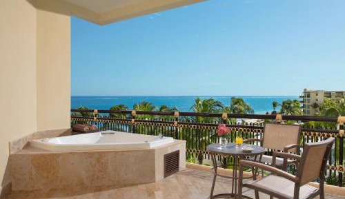Preferred Club Ocean View with Outdoor Jacuzzi (King bed)
