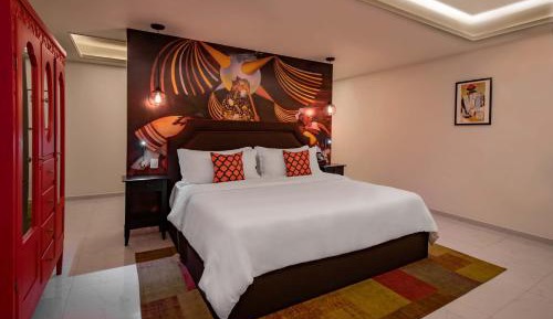 Master Suite, 1 King