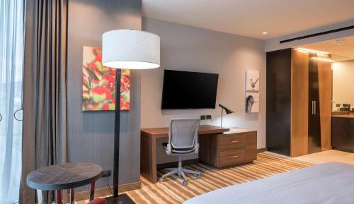 King Room with Roll-In Shower - Mobility/Hearing Accessible